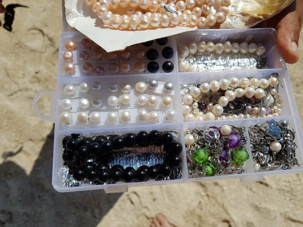 Perły od handlarza plażowego, Bantayan